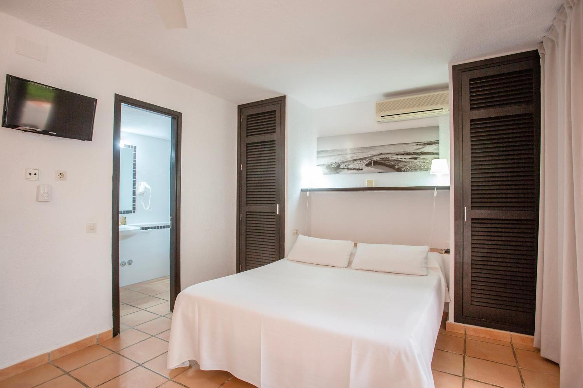 Club Cala Azul Otel Cala Llenya Oda fotoğraf